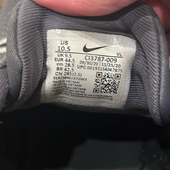 Nike Quest Running Shoes - Picture 5 of 5